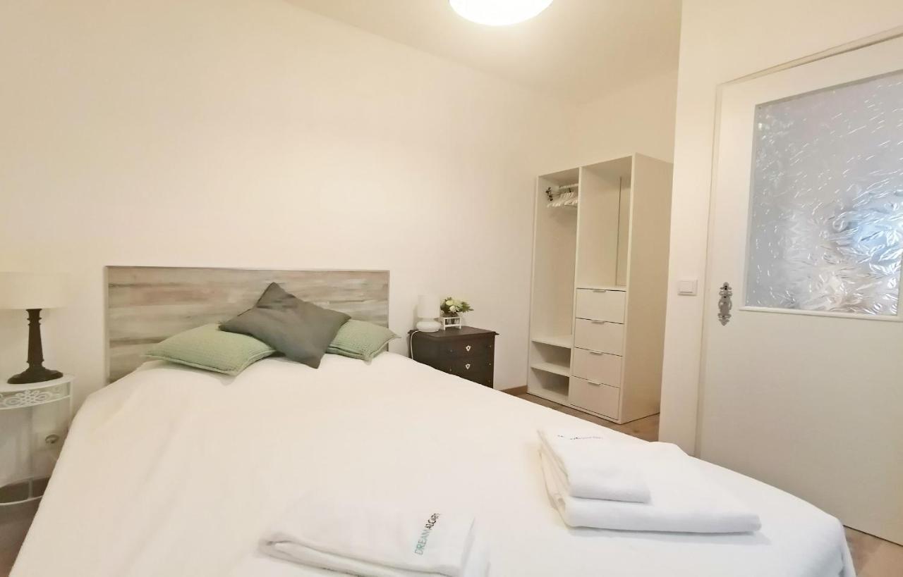A41 - Olive Tree Street 1 Bed Flat Apartment Lagos Bagian luar foto